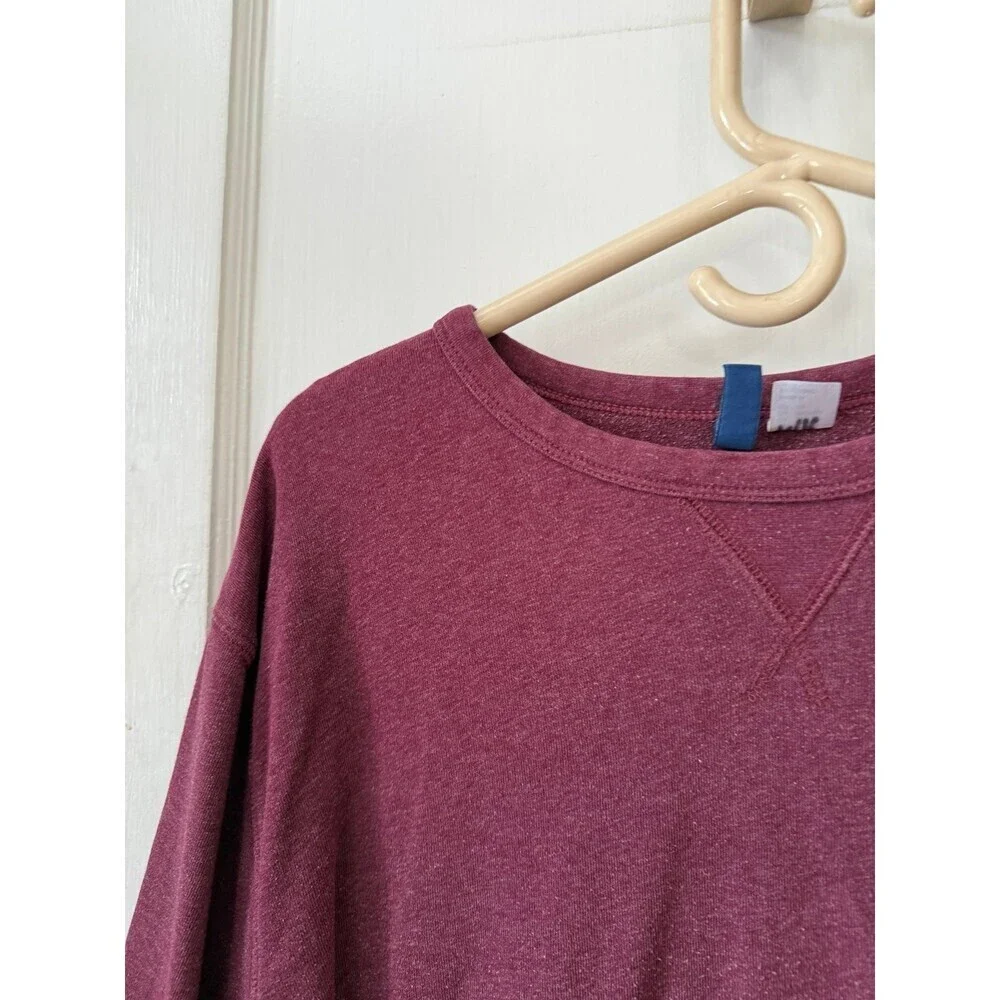 H&M divided men’s size large maroon sweater